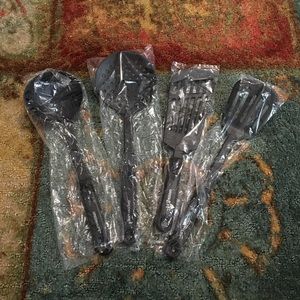 🚨Kitchenware: 4 piece 🍳 utensils🥄🚨